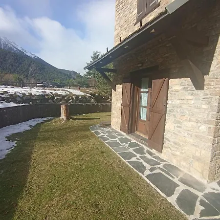 Apartment Ground Floor With Fenced Garden *
